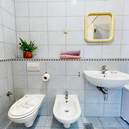 New Budget For Up To 5 Guests Apartment Split