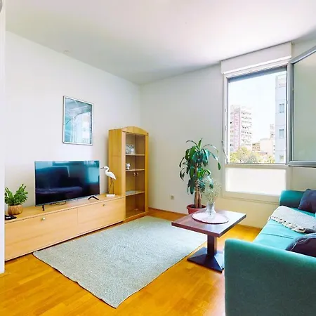New Budget For Up To 5 Guests Apartment Split